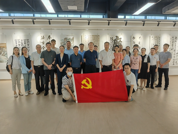 淮糧集團、市糧食和物資儲備局聯(lián)合開展“弘揚清風正氣、傳承廉潔文化”書法美術(shù)作品展參觀活動